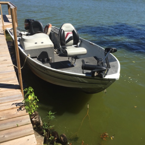 
We offer a large selection of boats (big and small) to rent at Outers to serve your families needs.